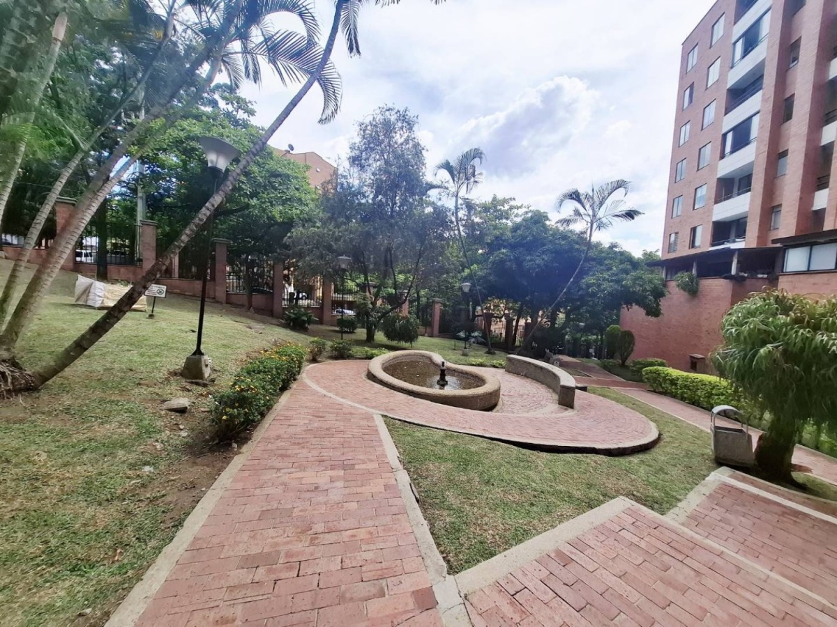 Apartamento en arriendo en El Poblado, Medellín · foto 20 de 24