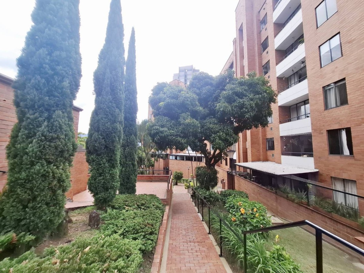 Apartamento en arriendo en El Poblado, Medellín · foto 23 de 24
