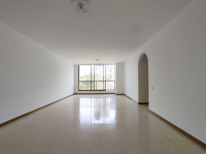 Apartamento de 3 alcobas en arriendo en El Poblado, Medellín, 120 m² · foto 2 de 20