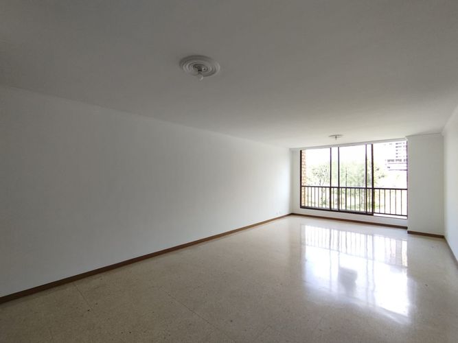 Apartamento de 3 alcobas en arriendo en El Poblado, Medellín, 120 m² · foto 3 de 20