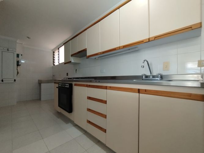 Apartamento de 3 alcobas en arriendo en El Poblado, Medellín, 120 m² · foto 13 de 20