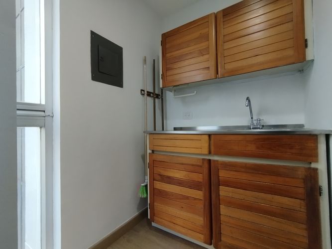 Oficina en arriendo en El Poblado, Medellín, 43 m² · foto 4 de 10