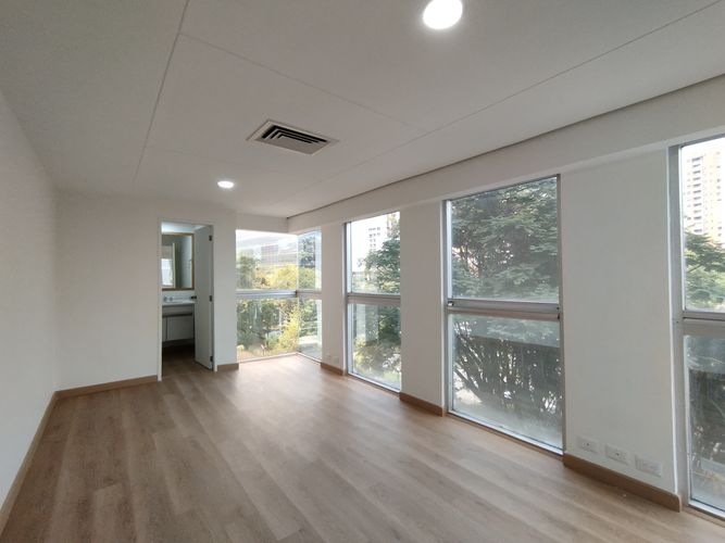 Oficina en arriendo en El Poblado, Medellín, 43 m² · foto 6 de 10