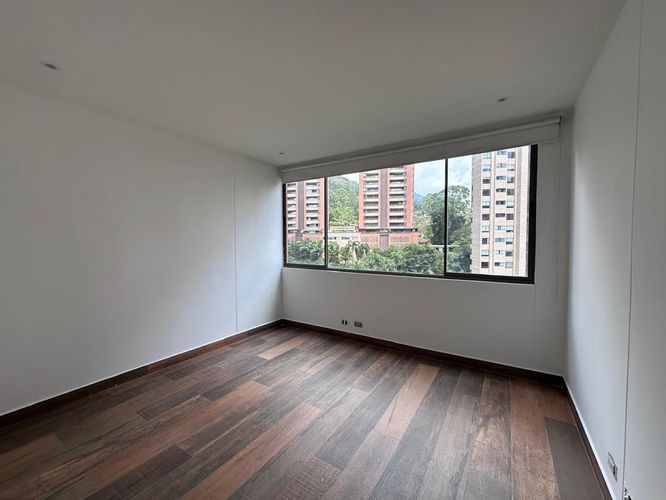 Apartamento de 3 alcobas en venta en El Poblado, Medellín, 220 m² · foto 6 de 20