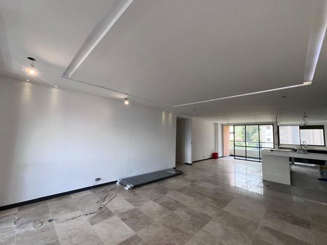 Apartamento de 3 alcobas en venta en El Poblado, Medellín, 220 m² · foto 3 de 20