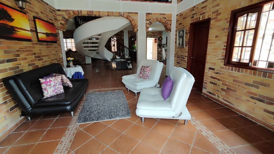 Casa de 6 alcobas en venta en Guatiguara, Piedecuesta, 550 m² · foto 2 de 24