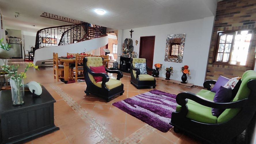 Casa de 6 alcobas en venta en Guatiguara, Piedecuesta, 550 m² · foto 3 de 24