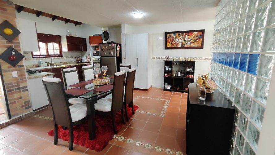 Casa de 6 alcobas en venta en Guatiguara, Piedecuesta, 550 m² · foto 12 de 24
