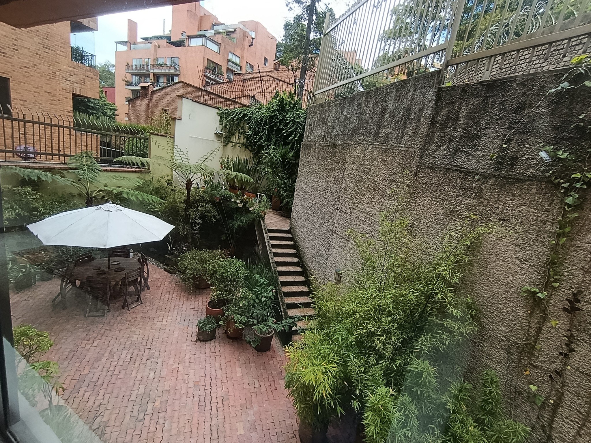 Apartamento en venta en Los Rosales, Bogotá · foto 2 de 24