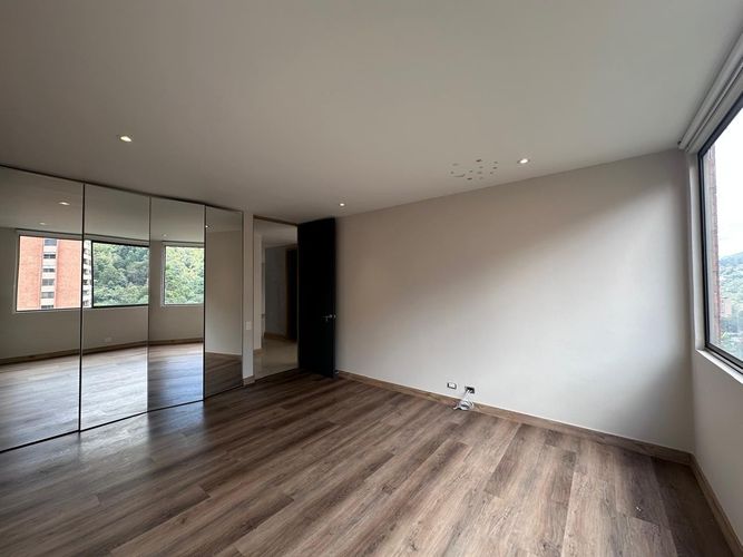 Apartamento de 3 alcobas en venta en El Poblado, Medellín, 220 m² · foto 5 de 20
