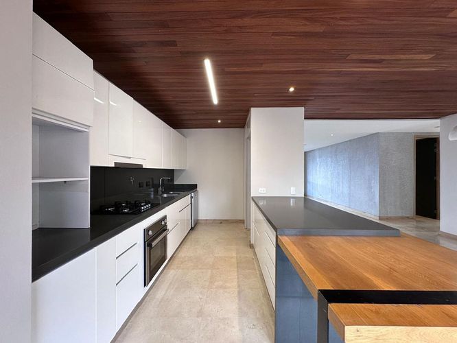 Apartamento de 3 alcobas en venta en El Poblado, Medellín, 220 m² · foto 9 de 20