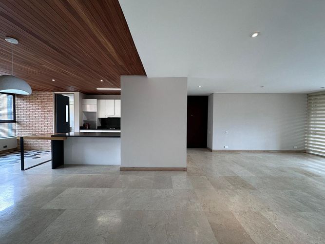 Apartamento de 3 alcobas en venta en El Poblado, Medellín, 220 m² · foto 7 de 20