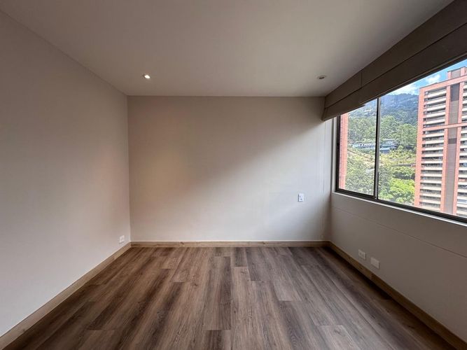 Apartamento de 3 alcobas en venta en El Poblado, Medellín, 220 m² · foto 14 de 20