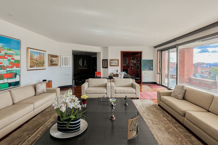 Apartamento de 5 alcobas en venta en El Nogal, Bogotá, 780 m² · foto 2 de 24