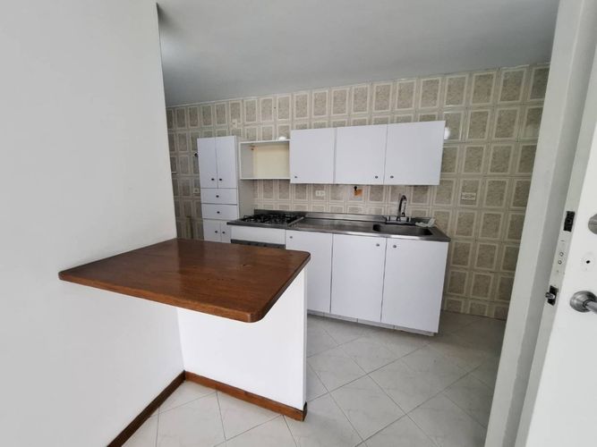 Apartamento de 30 alcobas en arriendo en Castropol, Medellín, 70 m² · foto 2 de 15