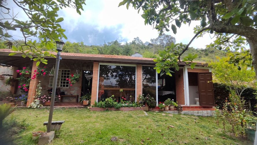Casa de 3 alcobas en venta en Mesa De Los Santos, Piedecuesta · foto 2 de 21