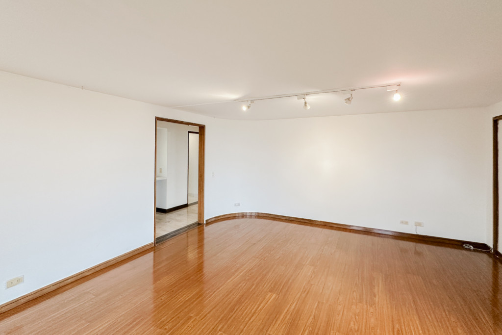 Apartamento en venta en Los Rosales, Bogotá · foto 2 de 20