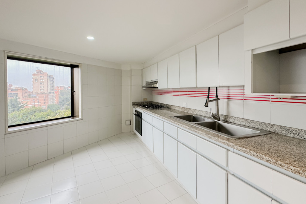 Apartamento en venta en Los Rosales, Bogotá · foto 8 de 20