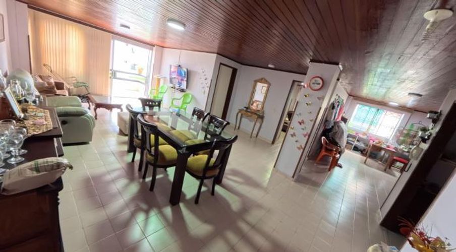Apartamento de 4 alcobas en venta en Molinos Bajos, Floridablanca, 150 m² · foto 2 de 11