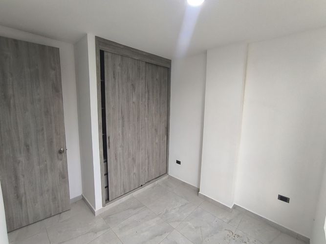 Apartamento de 2 alcobas en venta en Puerto Madero, Girón, 38 m² · foto 3 de 10