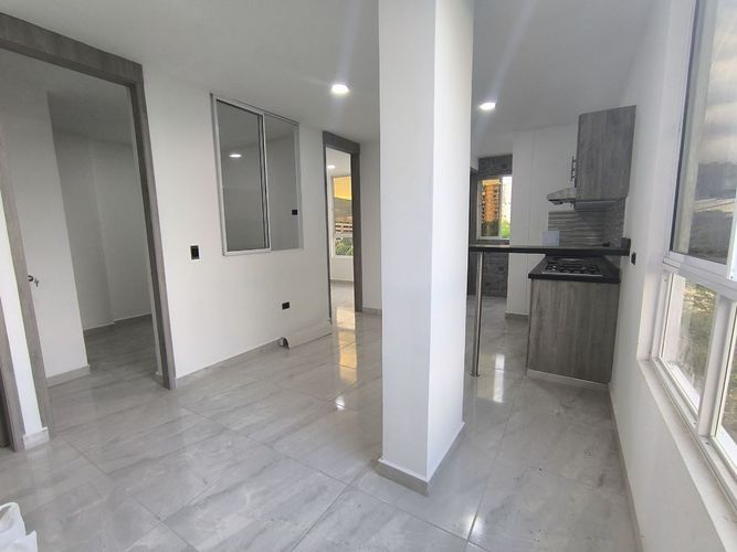 Apartamento de 2 alcobas en venta en Puerto Madero, Girón, 38 m² · foto 7 de 10