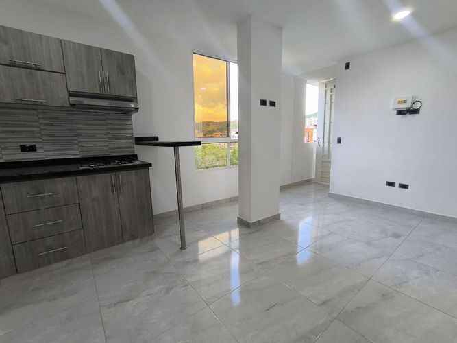 Apartamento de 2 alcobas en venta en Puerto Madero, Girón, 38 m² · foto 9 de 10