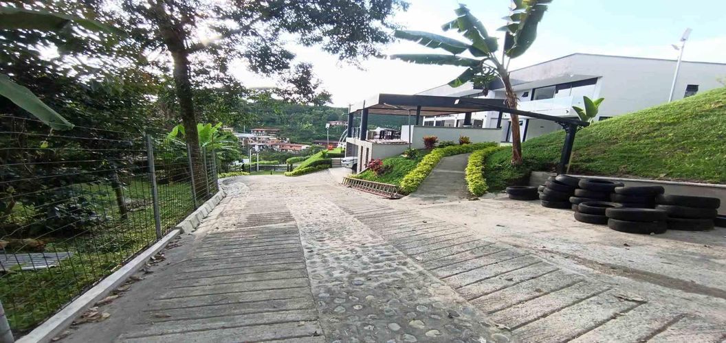 Finca en venta en San Peregrino, Manizales, 895 m² · foto 10 de 24