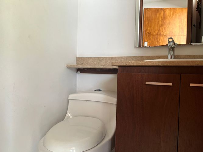 Casa de 3 alcobas en venta en Loma Del Chocho, Envigado, 198 m² · foto 15 de 16
