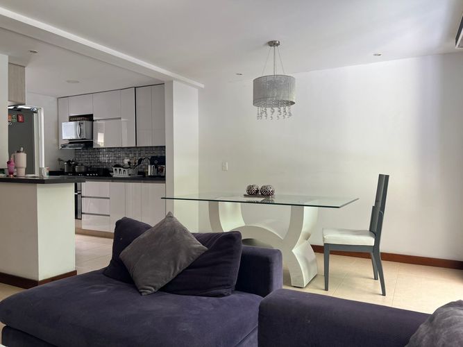 Casa de 3 alcobas en venta en Loma Del Chocho, Envigado, 198 m² · foto 4 de 16
