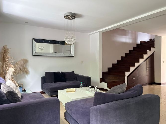 Casa de 3 alcobas en venta en Loma Del Chocho, Envigado, 198 m² · foto 3 de 16