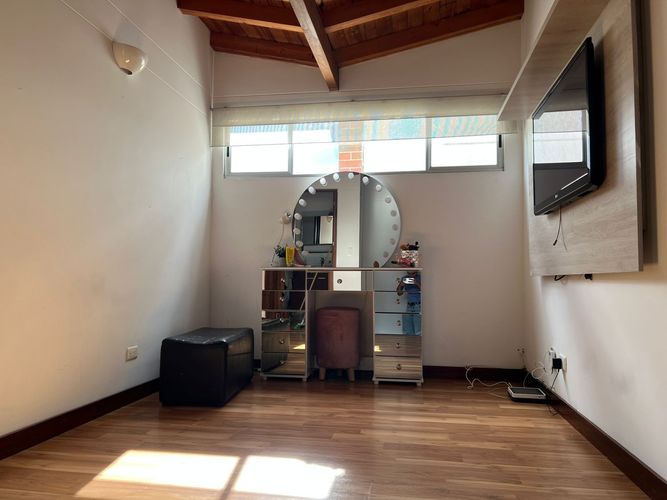 Casa de 3 alcobas en venta en Loma Del Chocho, Envigado, 198 m² · foto 10 de 16