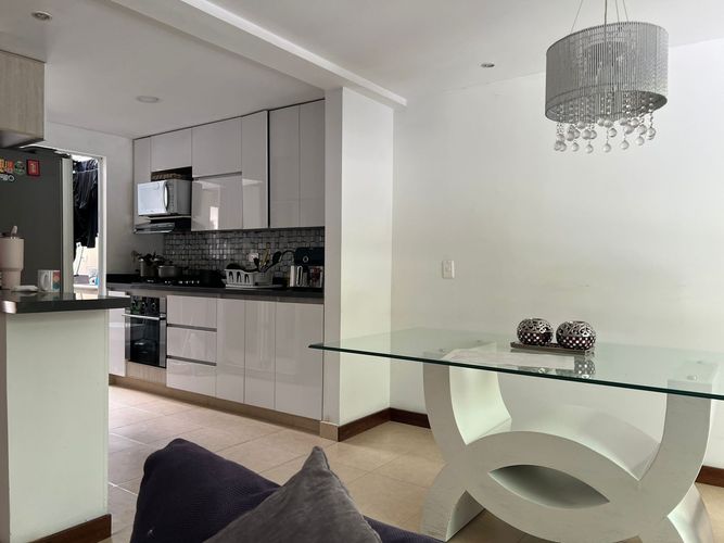 Casa de 3 alcobas en venta en Loma Del Chocho, Envigado, 198 m² · foto 5 de 16
