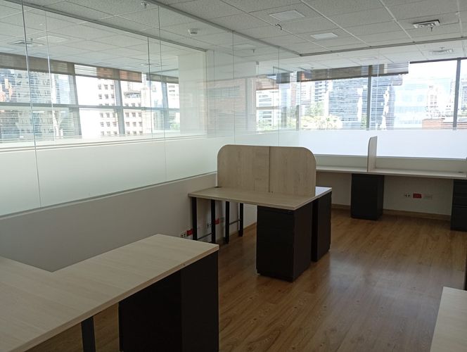 Oficina en arriendo en El Poblado, Medellín, 243 m² · foto 14 de 19
