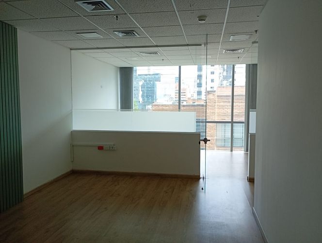 Oficina en arriendo en El Poblado, Medellín, 243 m² · foto 12 de 19