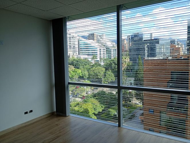 Oficina en arriendo en El Poblado, Medellín, 243 m² · foto 13 de 19
