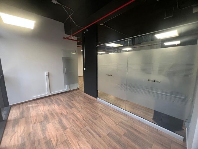 Oficina en arriendo en El Poblado, Medellín, 90 m² · foto 16 de 19