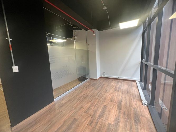 Oficina en arriendo en El Poblado, Medellín, 90 m² · foto 17 de 19