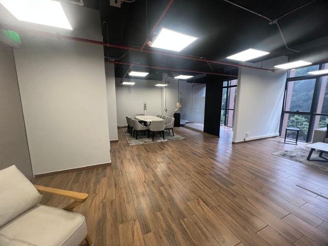 Oficina en arriendo en El Poblado, Medellín, 90 m² · foto 11 de 19