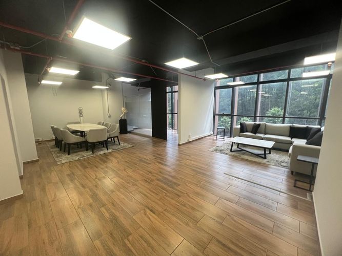 Oficina en arriendo en El Poblado, Medellín, 90 m² · foto 5 de 19