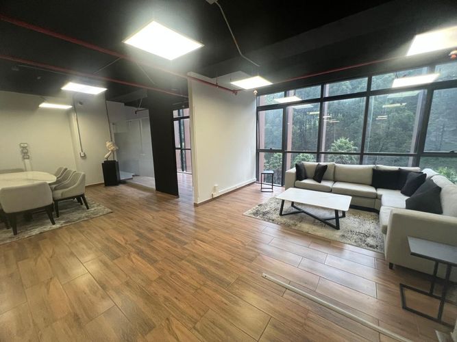 Oficina en arriendo en El Poblado, Medellín, 90 m² · foto 4 de 19