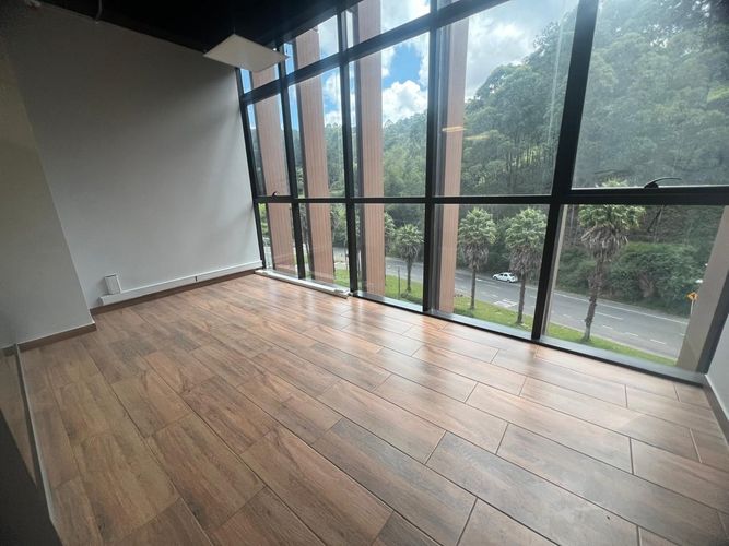 Oficina en arriendo en El Poblado, Medellín, 90 m² · foto 18 de 19