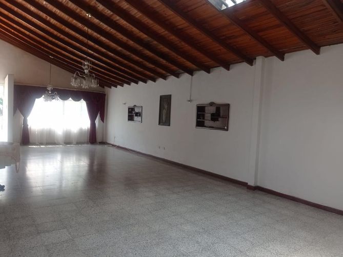 Casa de 5 alcobas en venta en Chorro De La Plata, Cali, 408 m² · foto 9 de 18