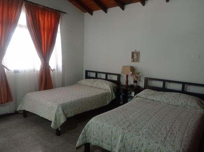 Casa de 5 alcobas en venta en Chorro De La Plata, Cali, 408 m² · foto 10 de 18