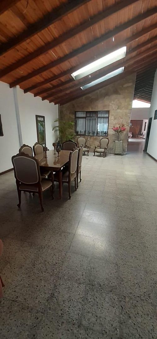 Casa de 5 alcobas en venta en Chorro De La Plata, Cali, 408 m² · foto 12 de 18