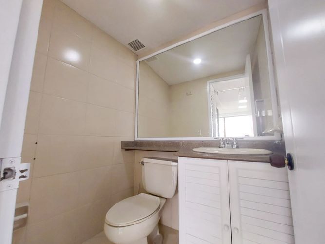 Oficina en arriendo en El Poblado, Medellín, 57 m² · foto 3 de 11