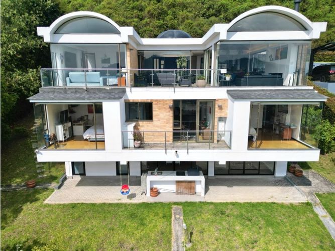 Casa de 4 alcobas en venta en Aposentos, Sopó, 480 m² · foto 2 de 24