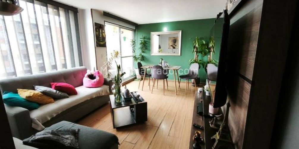 Apartamento de 3 alcobas en venta en Bavaria, Bogotá, 77 m² · foto 2 de 17