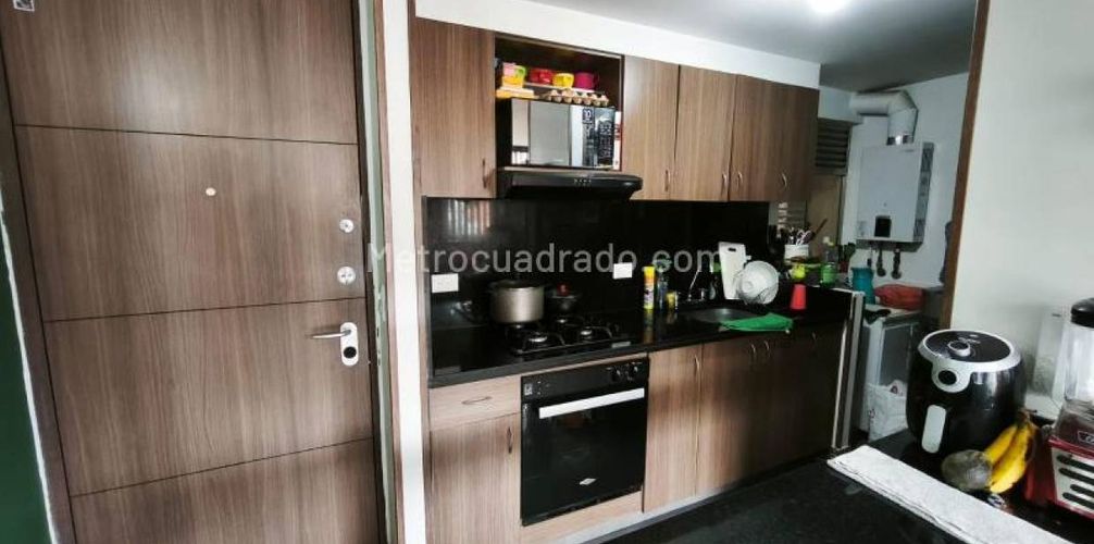 Apartamento de 3 alcobas en venta en Bavaria, Bogotá, 77 m² · foto 4 de 17