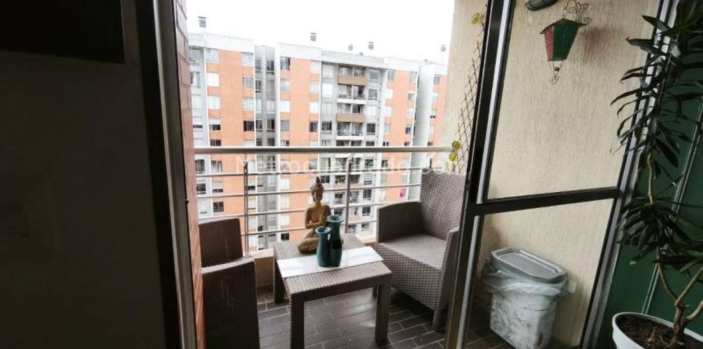 Apartamento de 3 alcobas en venta en Bavaria, Bogotá, 77 m² · foto 5 de 17
