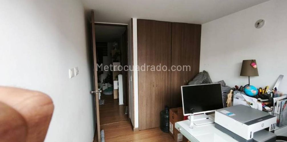 Apartamento de 3 alcobas en venta en Bavaria, Bogotá, 77 m² · foto 8 de 17